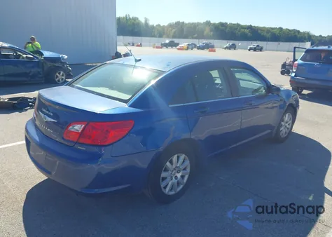 2010 Chrysler Sebring Touring z USA, uszkodzony, nr VIN 1C3CC4FB7AN143489